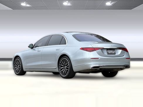 Used 2021 Mercedes-Benz S 580 4MATIC Sedan image 3