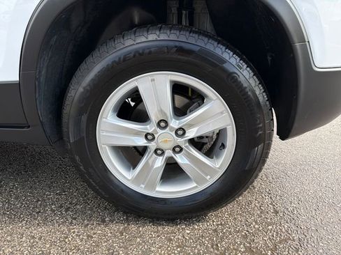 Used 2019 Chevrolet Trax LT w/ Driver Confidence Package image 25