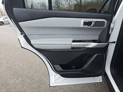 Used 2021 Ford Explorer XLT w/ Equipment Group 202A image 32