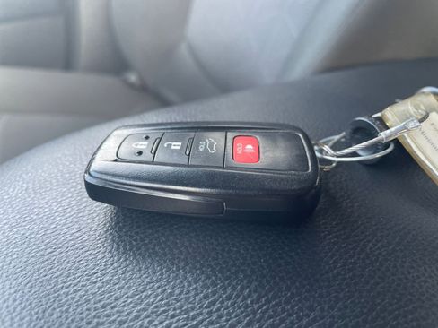 Used 2025 Toyota RAV4 XLE image 22