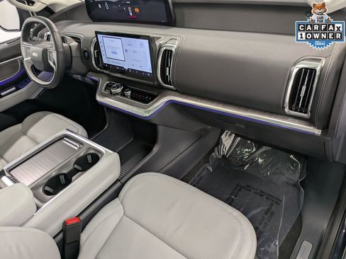 Used 2025 Ford Expedition Platinum w/ Platinum Ultimate Package image 30