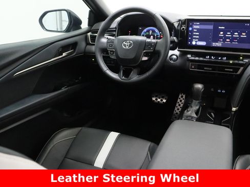 Used 2026 Toyota Camry SE w/ Multimedia Upgrade Package image 32