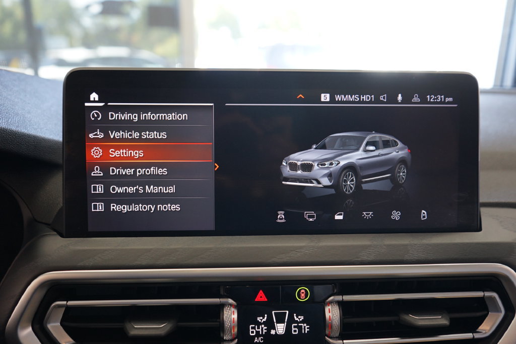 Used 2022 BMW X4 xDrive30i w/ Parking Assistance Package AWD/4WD image 39