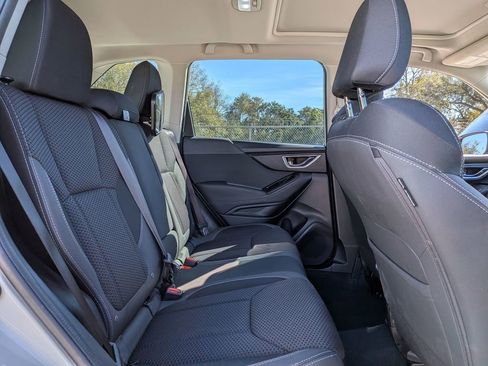 Used 2023 Subaru Forester Premium image 31