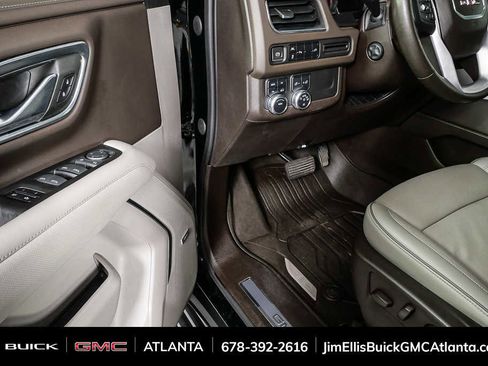Used 2021 GMC Yukon SLT w/ SLT Premium Package image 8