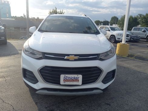Used 2018 Chevrolet Trax LT w/ LT Convenience Package AWD/4WD image 4