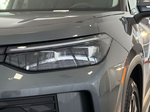 New 2026 Volkswagen Tiguan SE FWD image 12