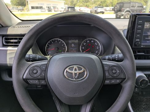 Used 2020 Toyota RAV4 XLE w/ Convenience Package FWD image 24