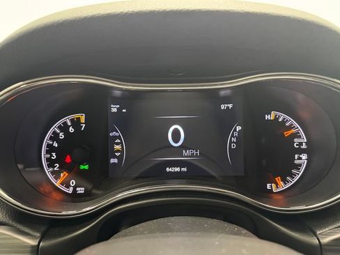 Used 2019 Jeep Grand Cherokee Altitude RWD image 2
