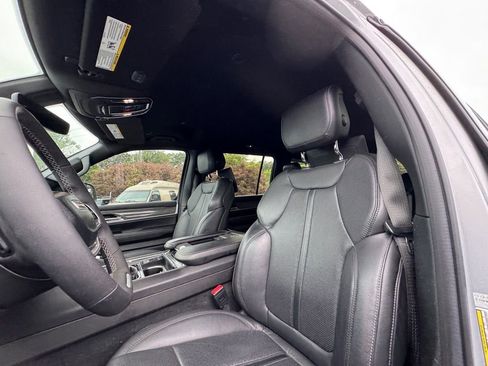 Used 2022 Jeep Wagoneer Series III w/ Rear Seat Video Group 1 image 18