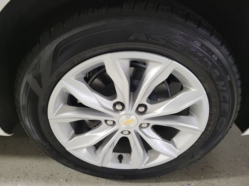 Used 2025 Chevrolet Malibu LT FWD image 8
