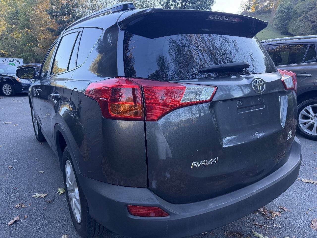 Used 2015 Toyota RAV4 LE AWD/4WD image 25