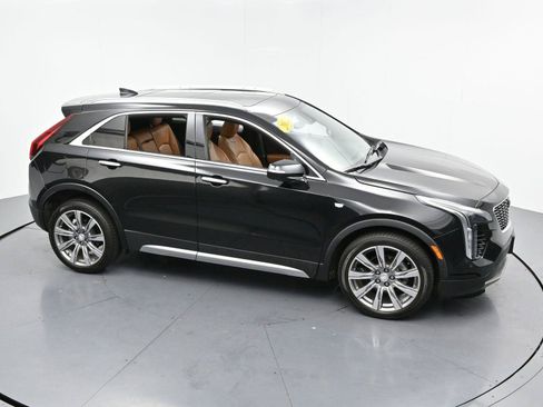 Certified 2022 Cadillac XT4 Premium Luxury w/ Enhanced Visibility Package AWD/4WD image 38