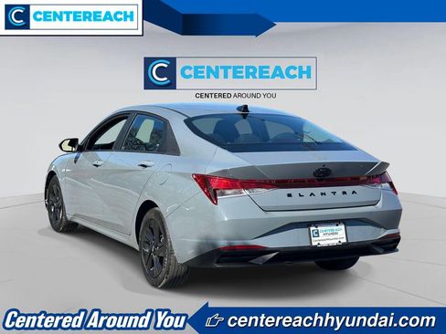 Used 2023 Hyundai Elantra SEL image 5