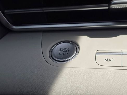 New 2026 Hyundai Elantra Limited FWD image 30