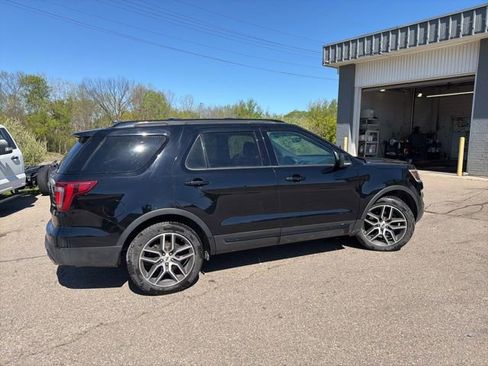 Used 2016 Ford Explorer Sport w/ Equipment Group 401A AWD/4WD image 4