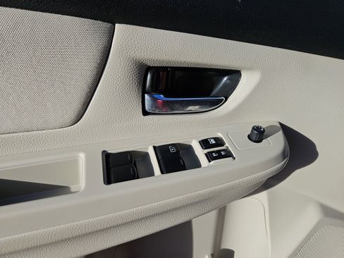 Used 2014 Subaru Crosstrek 2.0i Premium image 6