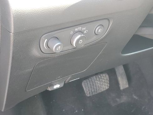 Used 2023 Buick Encore GX Essence w/ Experience Buick Package AWD/4WD image 9