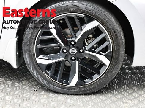 Used 2024 Nissan Versa SR w/ Trunk Package image 31