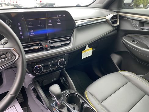 Used 2025 Chevrolet TrailBlazer ACTIV w/ Convenience Package image 23
