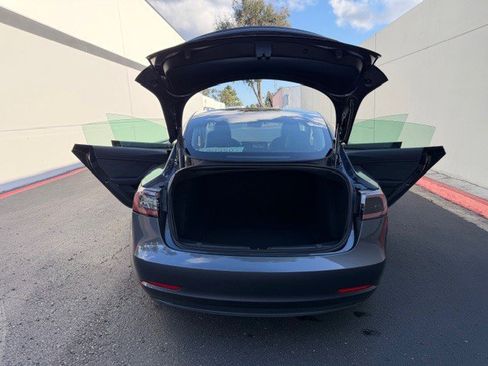 Used 2023 Tesla Model 3 Standard Range RWD image 17