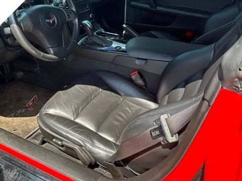 Used 2010 Chevrolet Corvette Coupe w/ 1LT RWD image 9