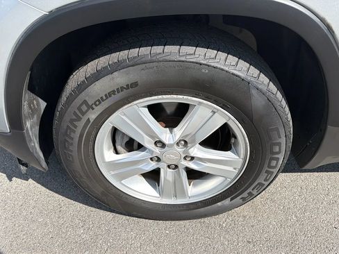 Used 2018 Chevrolet Trax LT w/ LT Convenience Package AWD/4WD image 11