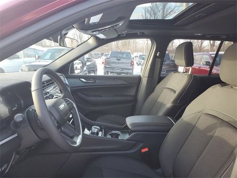 New 2025 Jeep Grand Cherokee Laredo X w/ Luxury Tech Group I image 16