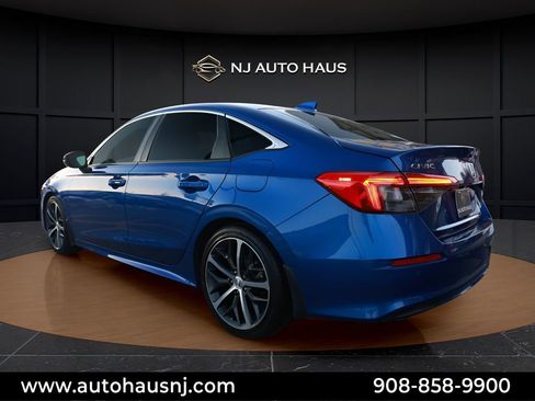 Used 2023 Honda Civic Touring image 5
