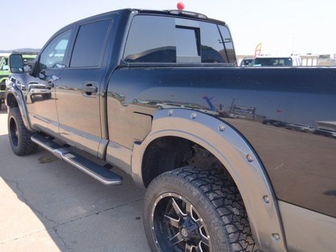 Used 2017 Nissan Titan PRO-4X AWD/4WD image 9