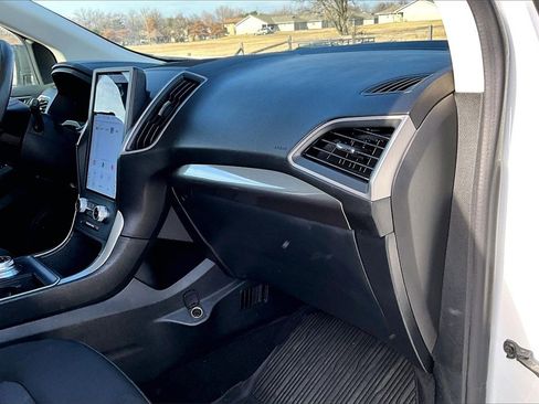 Used 2022 Ford Edge SE w/ Cargo Accessory Package image 13