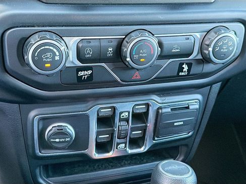 Used 2020 Jeep Gladiator Sport w/ Quick Order Package 24S AWD/4WD image 11