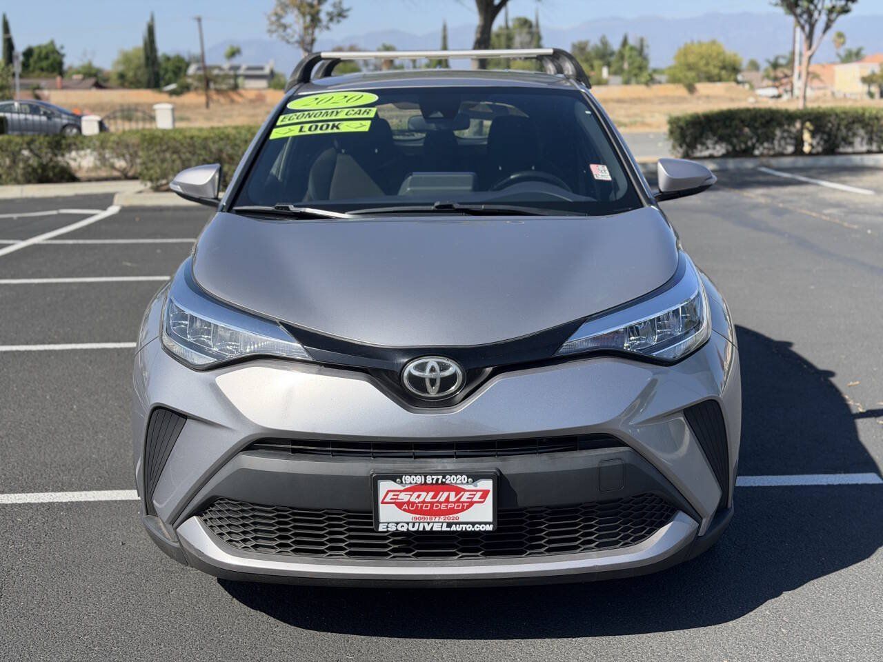 Used 2020 Toyota C-HR XLE FWD image 3