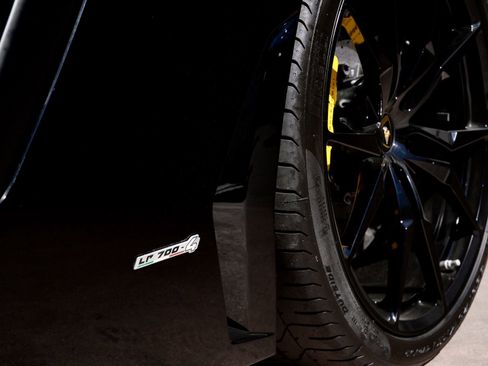 Used 2014 Lamborghini Aventador LP 700-4 image 12