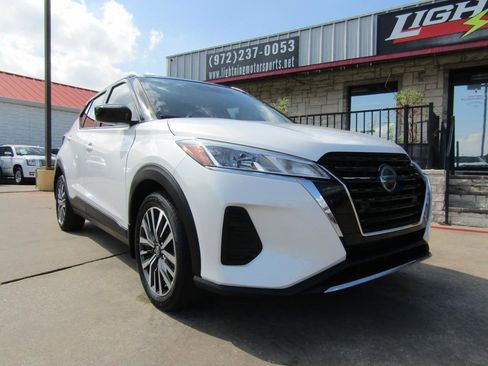 Used 2021 Nissan Kicks SV FWD image 6