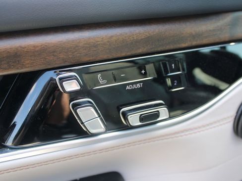 Used 2023 Jeep Grand Wagoneer Series II w/ Flexible Seating Group image 14