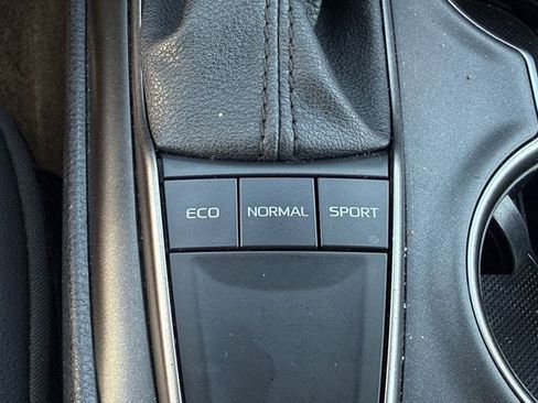 Used 2024 Toyota Camry SE FWD image 20