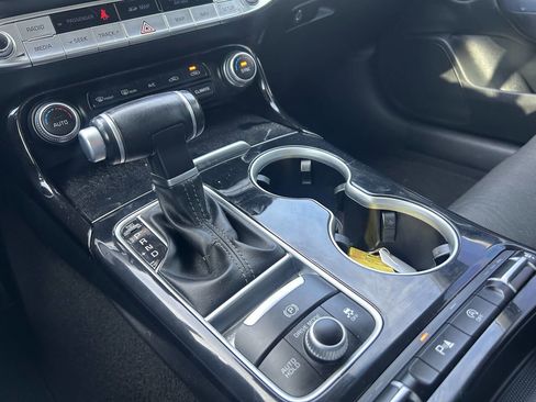 Used 2018 Kia Stinger Premium image 33