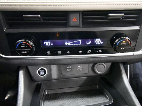 Used 2023 Nissan Rogue SV AWD/4WD image 25