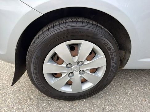 Used 2009 Hyundai Accent GS w/ Popular Equipment Pkg 2 image 24