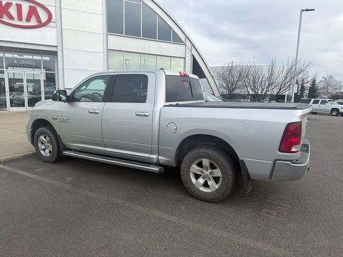 Used 2017 RAM 1500 Classic SLT image 3