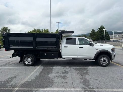 New 2026 RAM 5500 Tradesman w/ Chrome Appearance Group AWD/4WD image 9