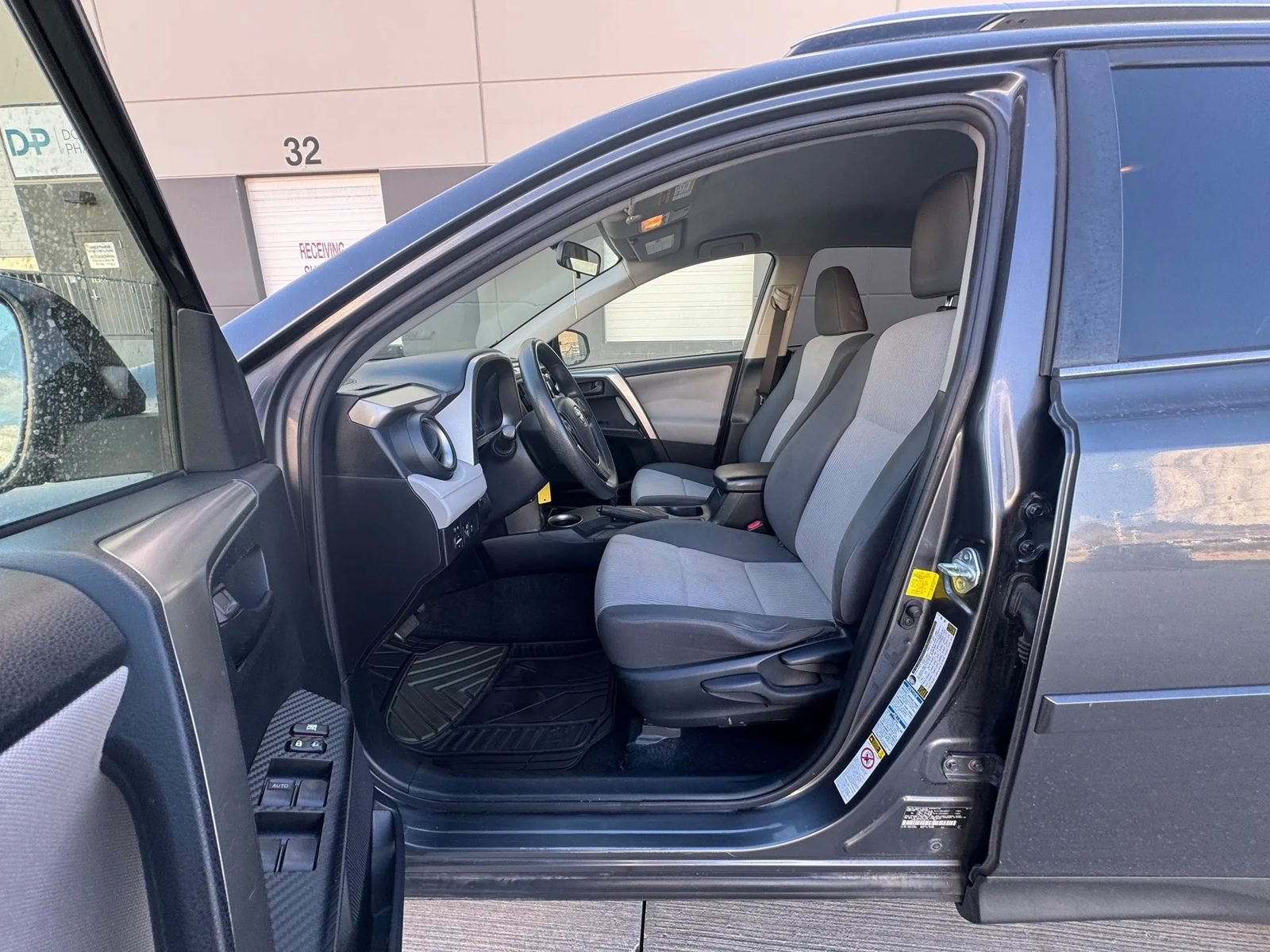 Used 2014 Toyota RAV4 LE AWD/4WD image 14