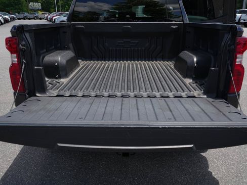 Used 2022 Chevrolet Silverado 1500 LT AWD/4WD image 14