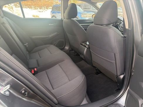 Used 2022 Nissan Altima 2.5 SV AWD/4WD image 14