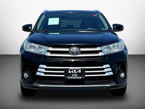 Used 2019 Toyota Highlander XLE AWD/4WD image 2
