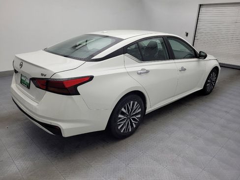 Used 2024 Nissan Altima 2.5 SV image 10