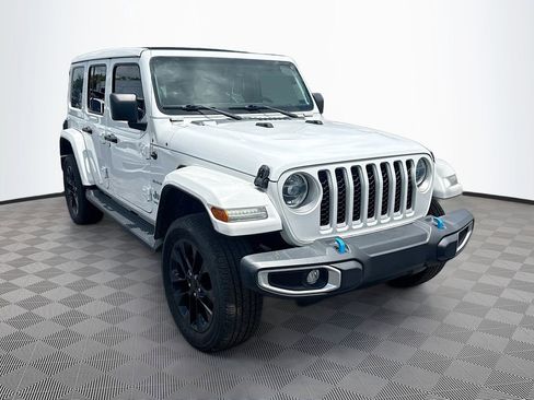 Used 2022 Jeep Wrangler Unlimited Sahara w/ Cold Weather Group AWD/4WD image 4