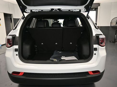 New 2026 Jeep Compass Latitude image 31