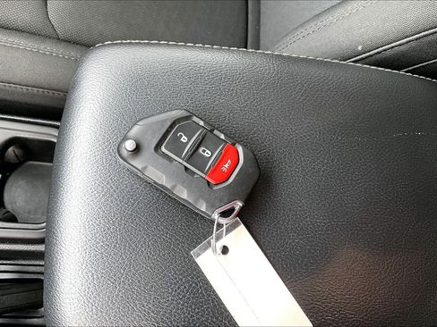 Used 2023 Jeep Gladiator Overland AWD/4WD image 10